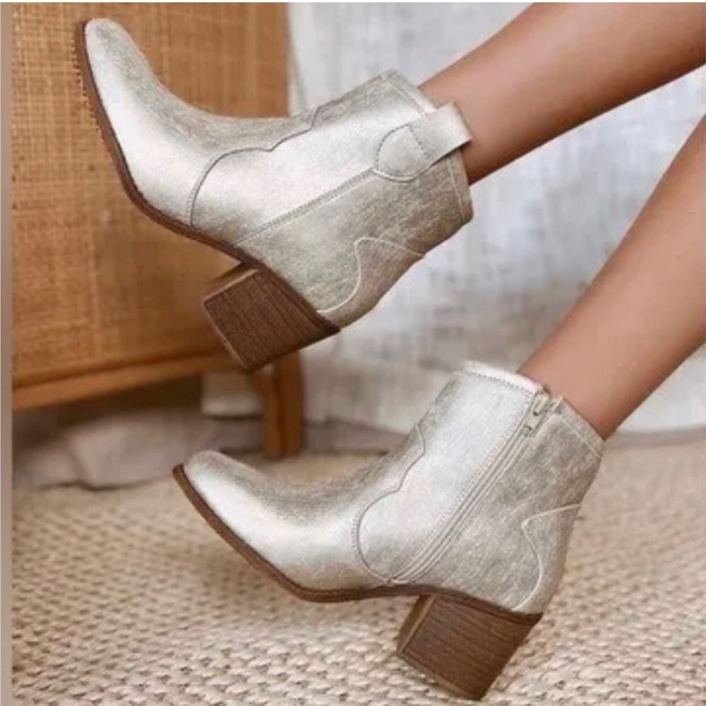 Dirty Laundry Metallic Silver Western Ankle Boots